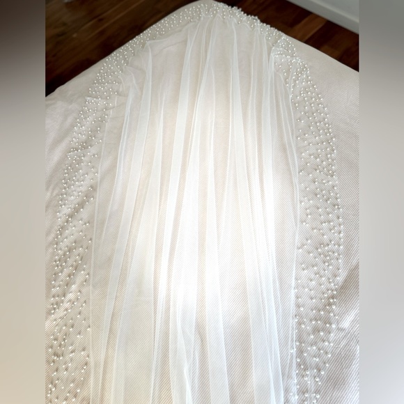 Alena Leena, custom made pearl wedding veil - Picture 4 of 4